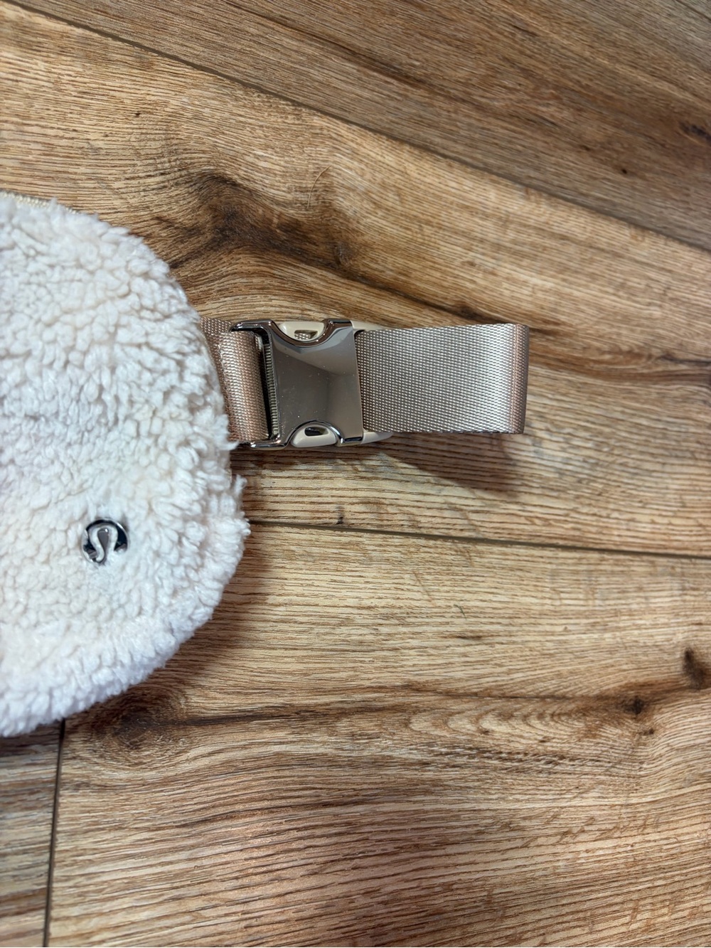 Lululemon Everywhere Belt Bag 1L Sherpa Fleece Natural Ivory Trench - Picture 3 of 9